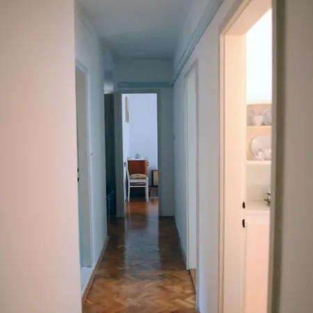 Center Town Apartamento *